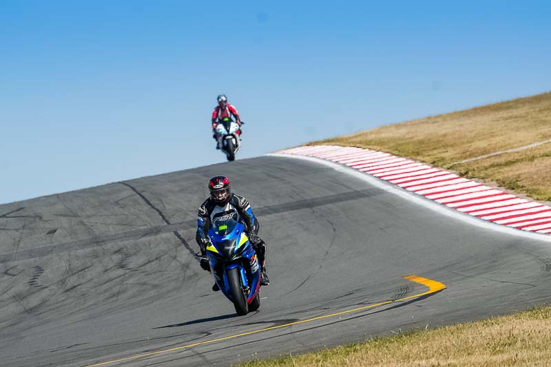 donington no limits trackday;donington park photographs;donington trackday photographs;no limits trackdays;peter wileman photography;trackday digital images;trackday photos